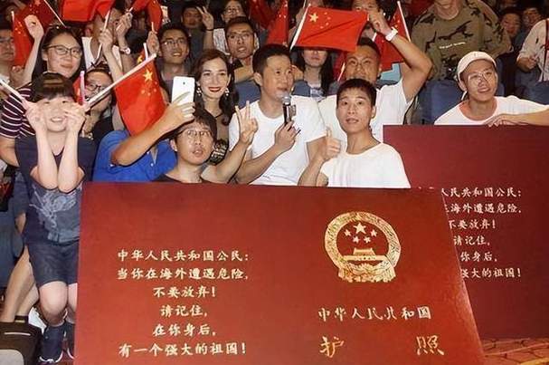 新2025澳门天天开好彩十二生肖图和吴京的车又翻了与吴京车子